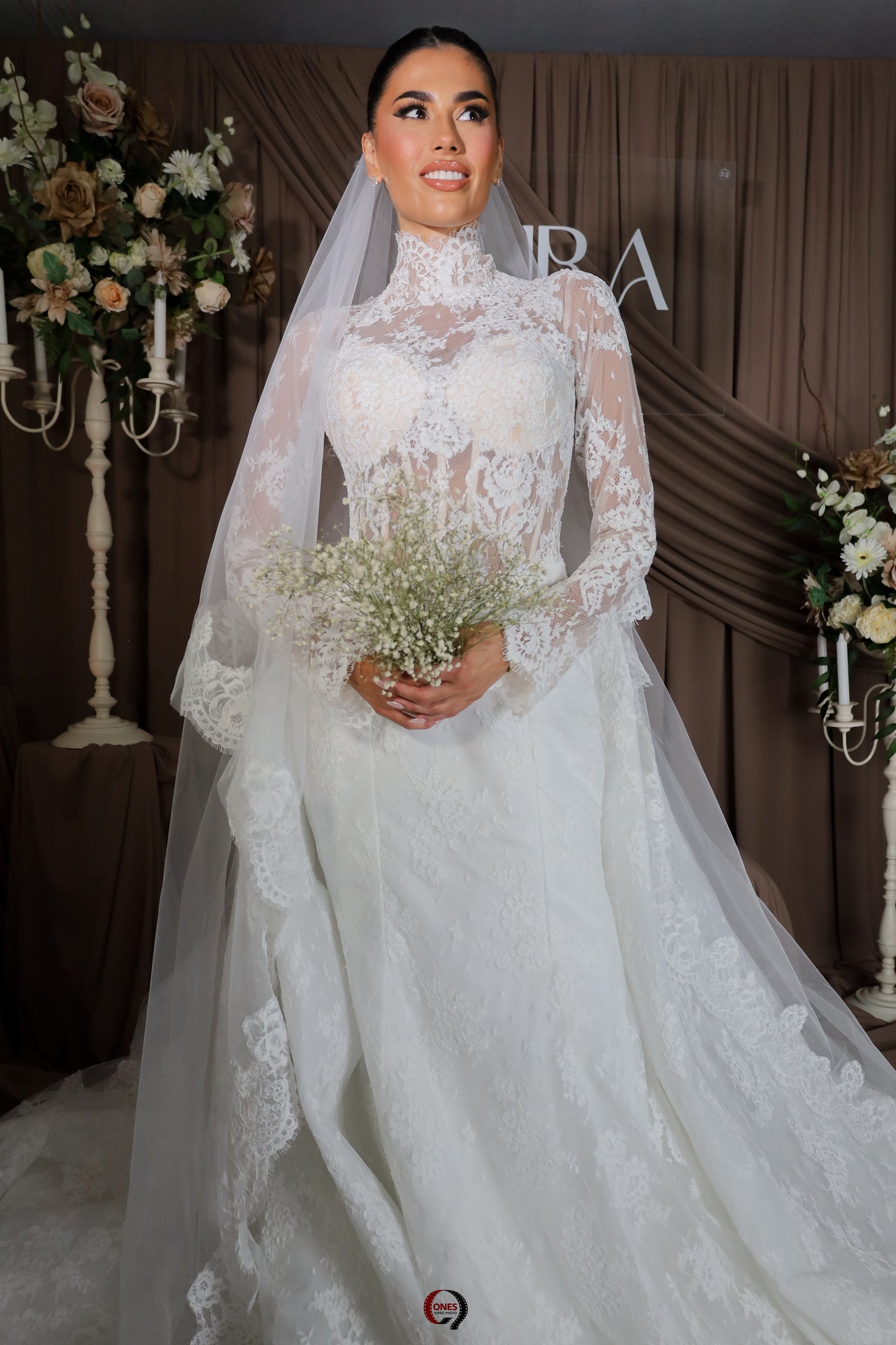 H A L O  - 2 in 1 Lace Gown