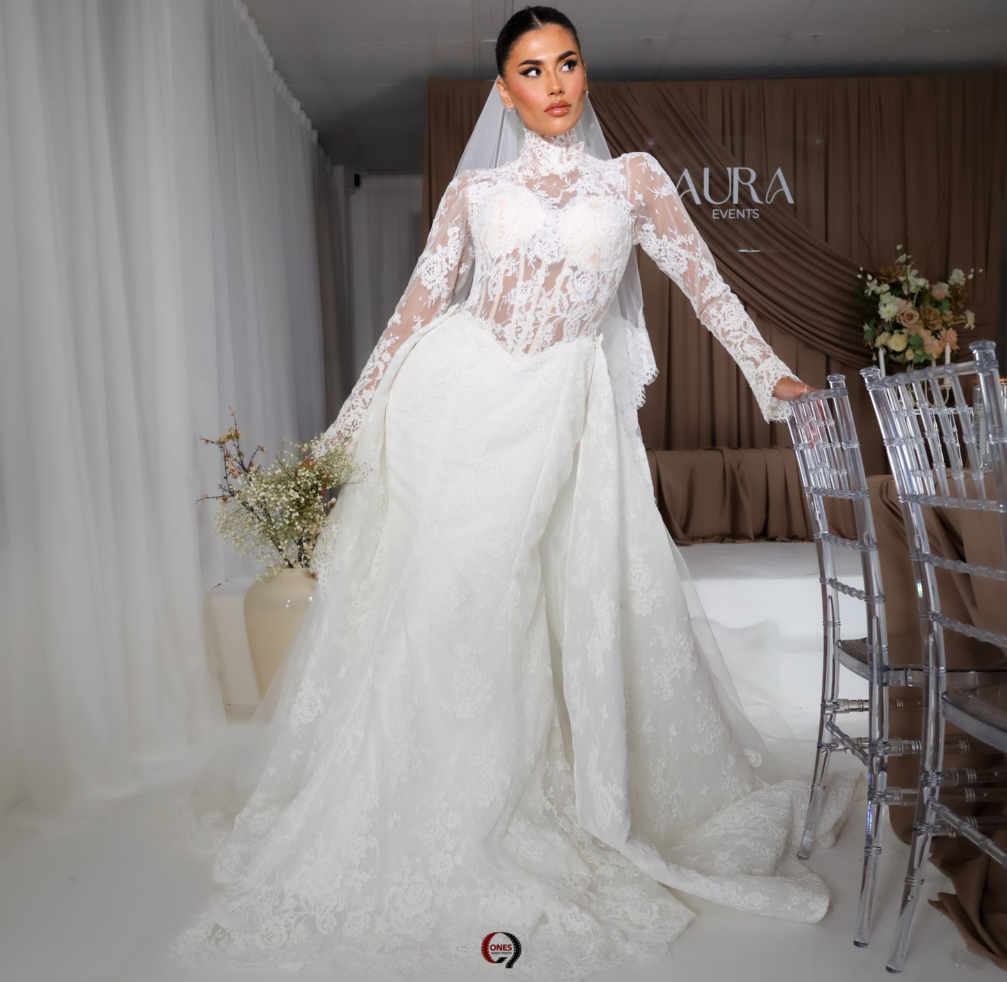 H A L O  - 2 in 1 Lace Gown